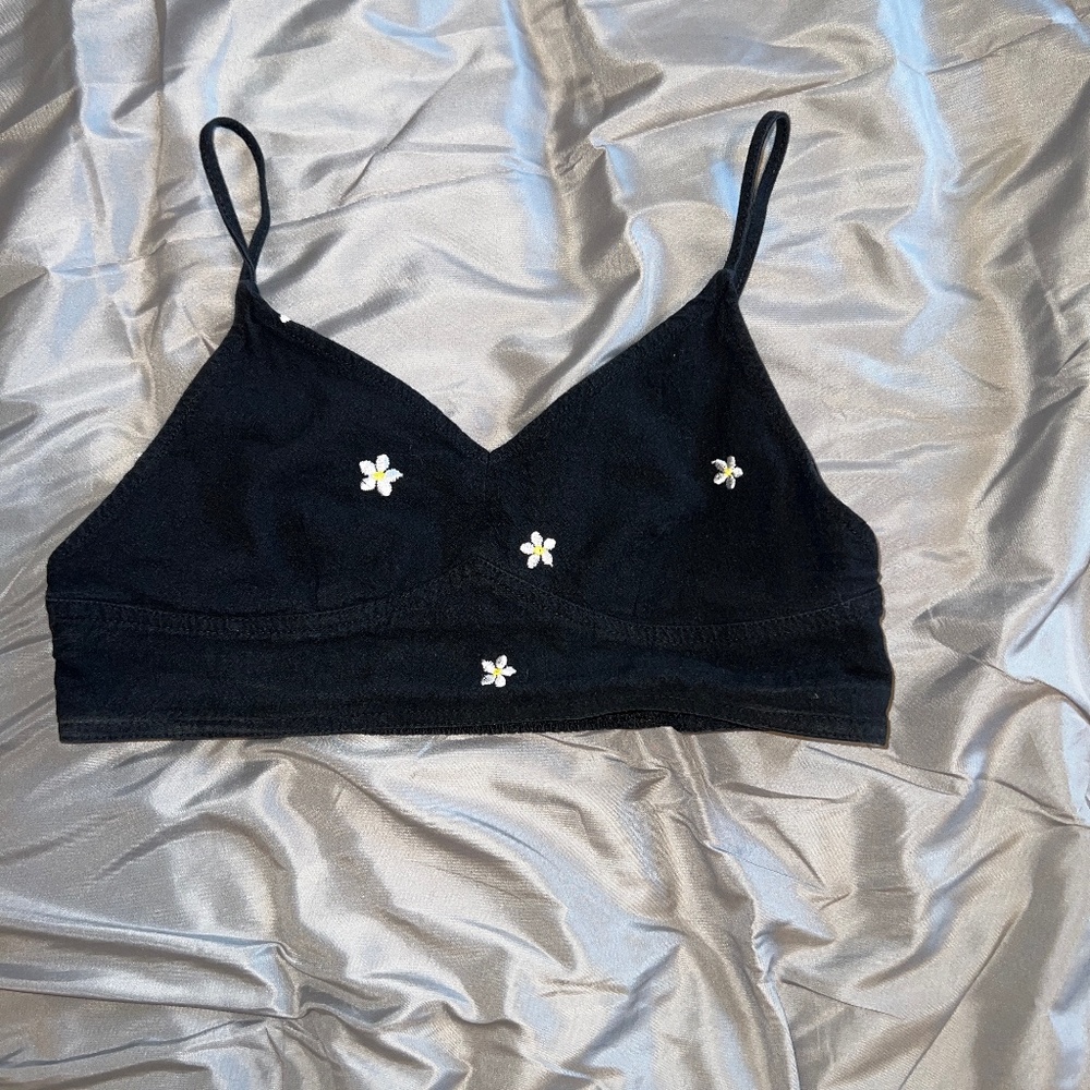 Kendall and Kylie flower top